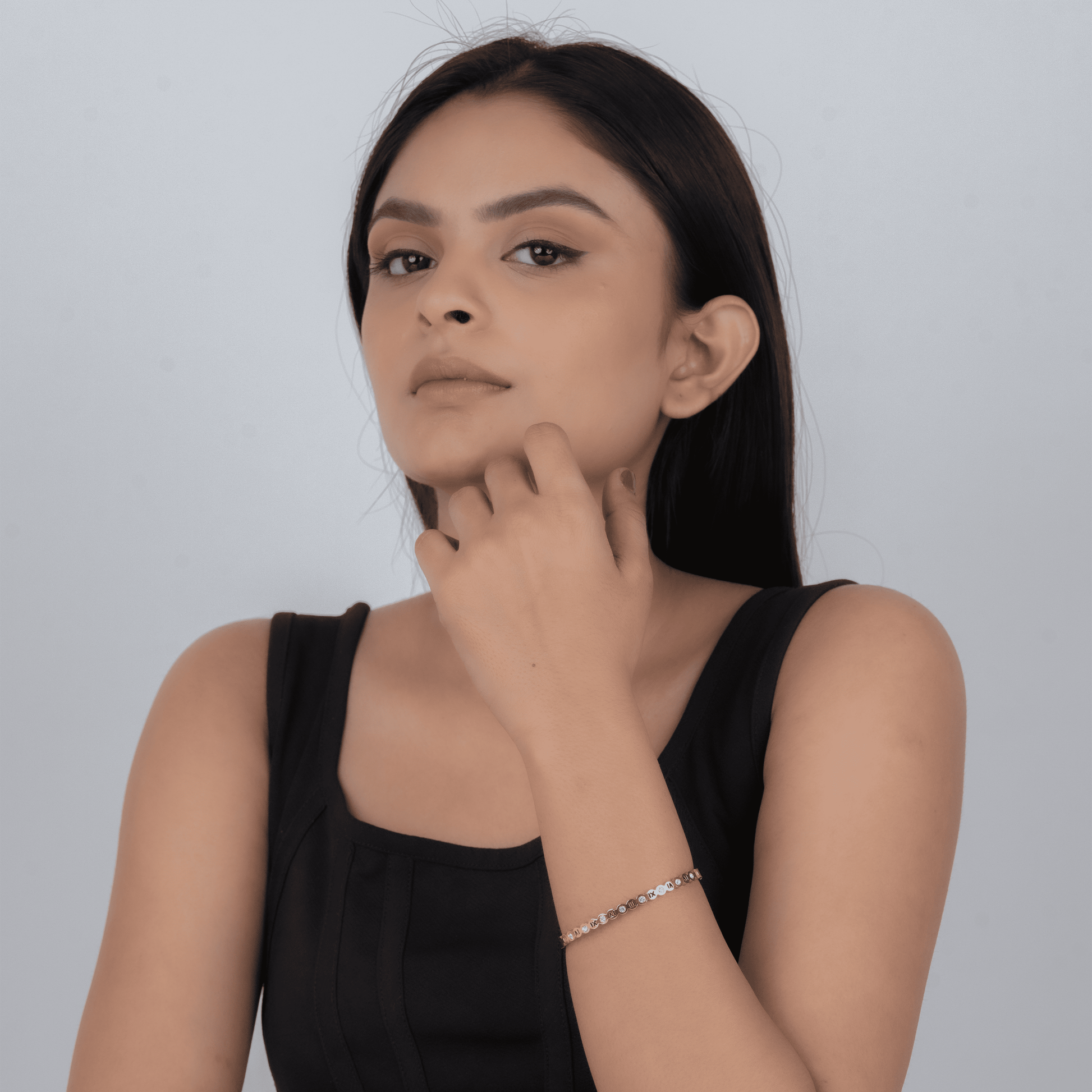 Roman Tale Bracelet & Eternity Roman Necklace