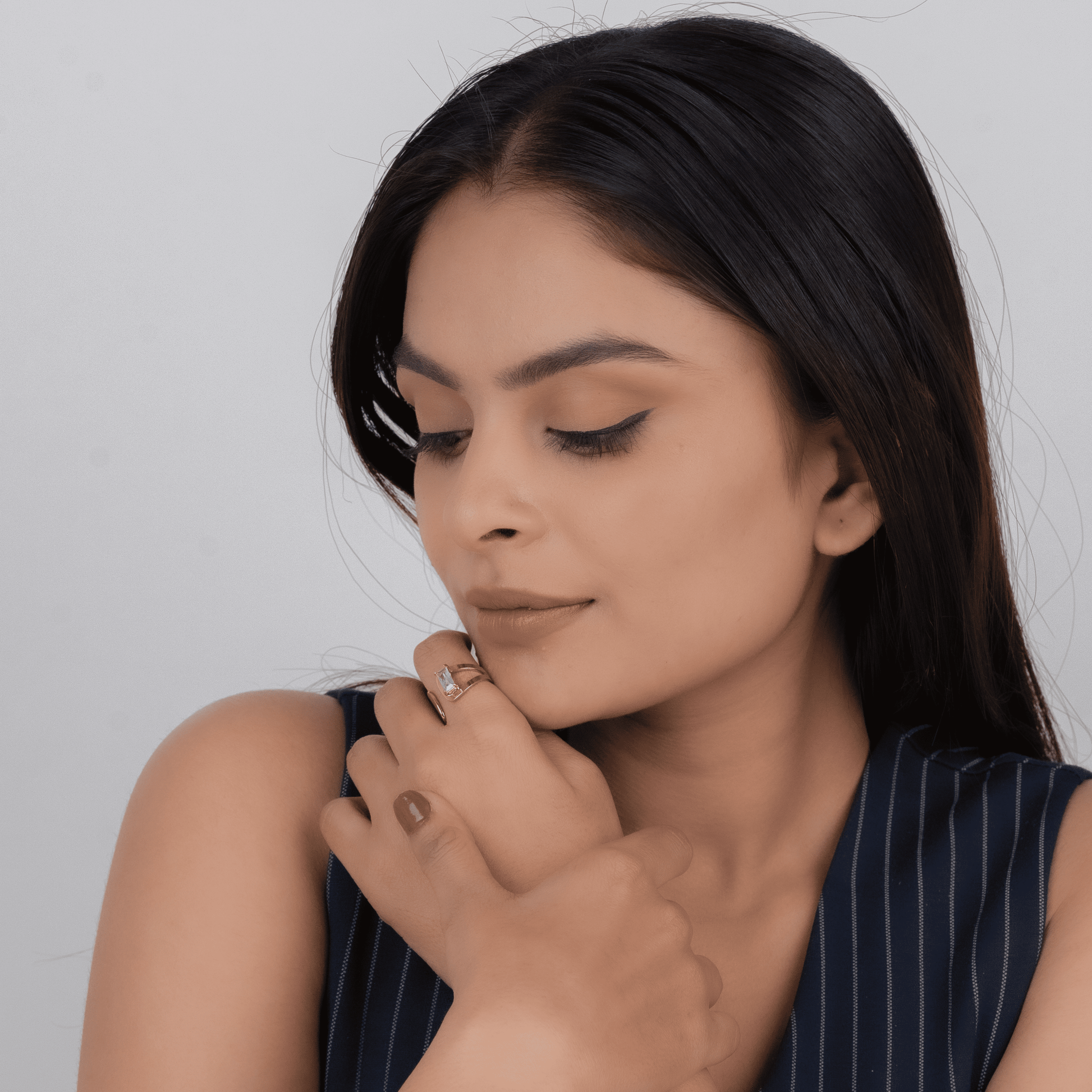 Zione Ring & Gleamchain Necklace