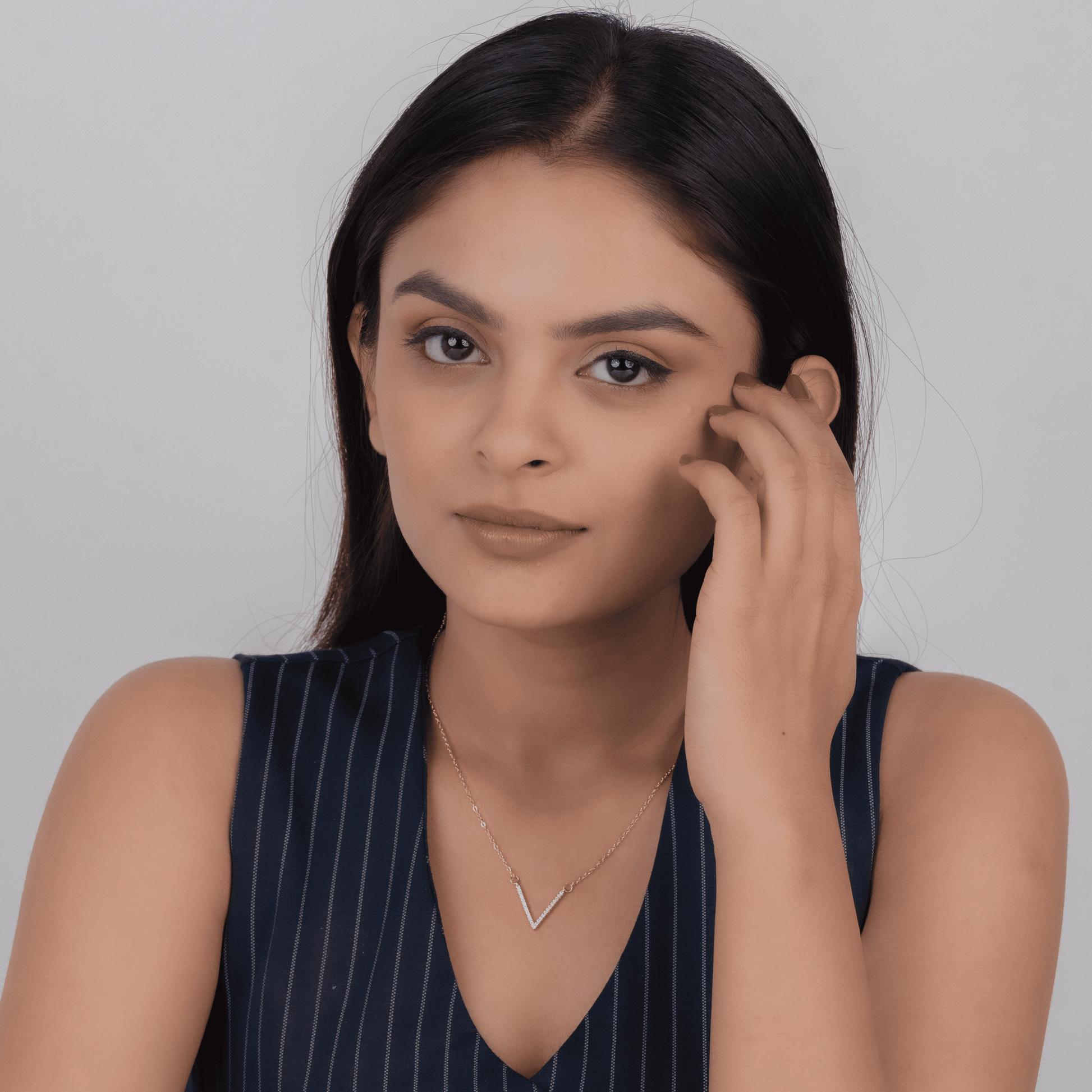 Vanki Ring & Lustre V Necklace