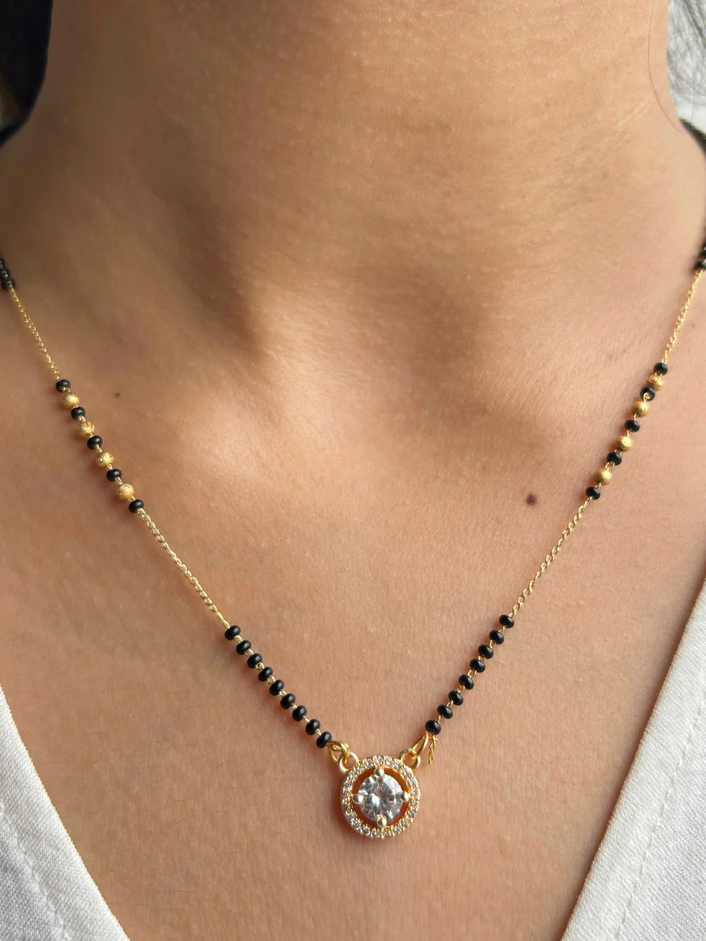 Solitaire Diamonds Flower Mangalsutra