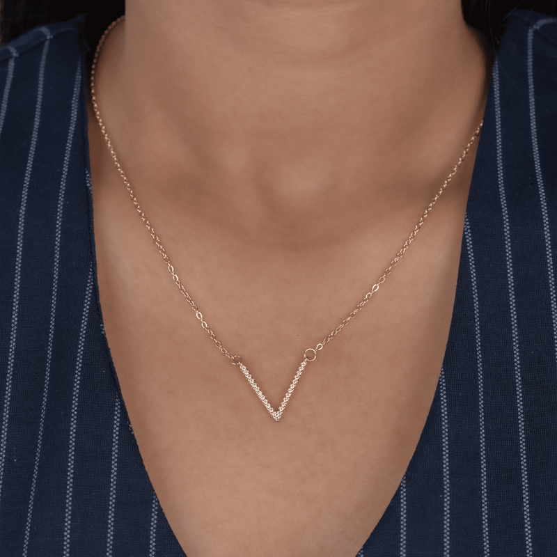 Vanki Ring & Lustre V Necklace