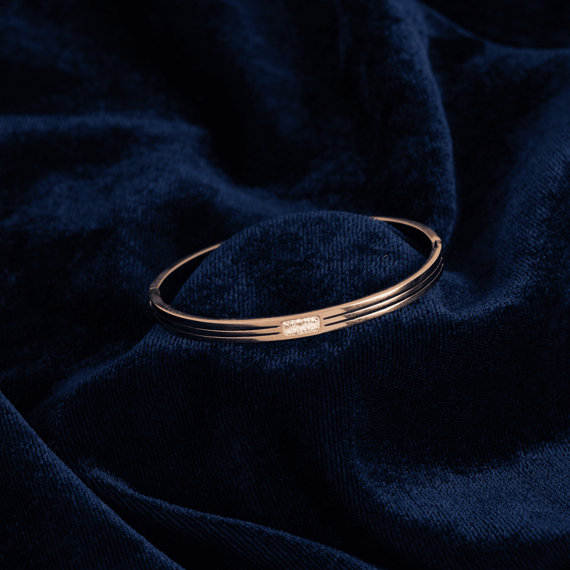 Linear Gem Band