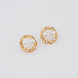 Tiara Pearl Studs Earrings